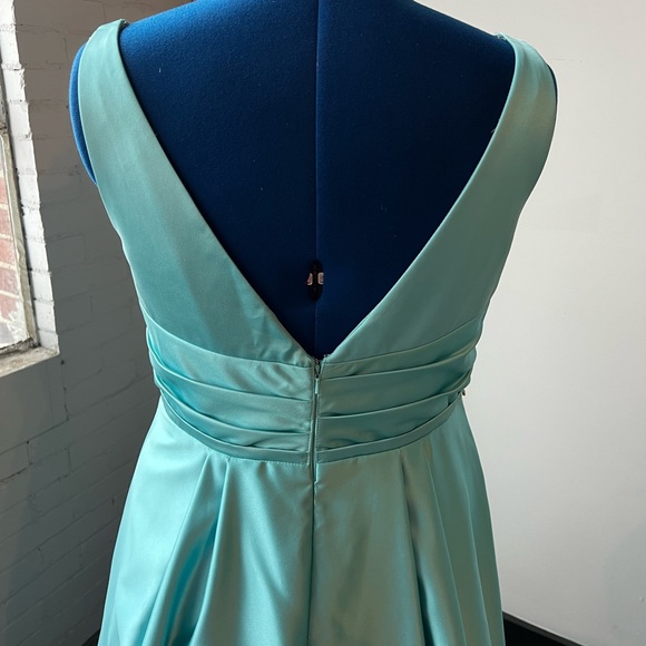 Pool Blue David’s Bridal Formal Gown - Picture 4 of 6